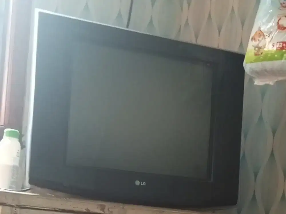 Tv merek LG 21 inchi