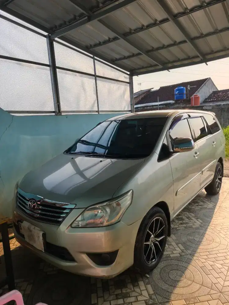 Innova Diesel G 2.5 AT