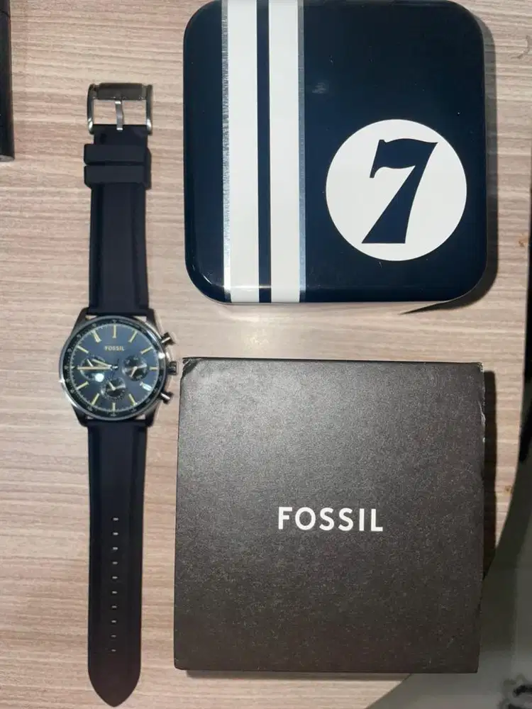 -NEGO- Fossil Sullivan Multifunction Black Silicone Watch