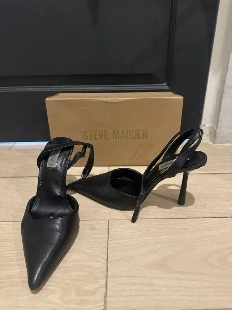Steve Madden Heels Hitam hak Tebal - Bekas Mulus
