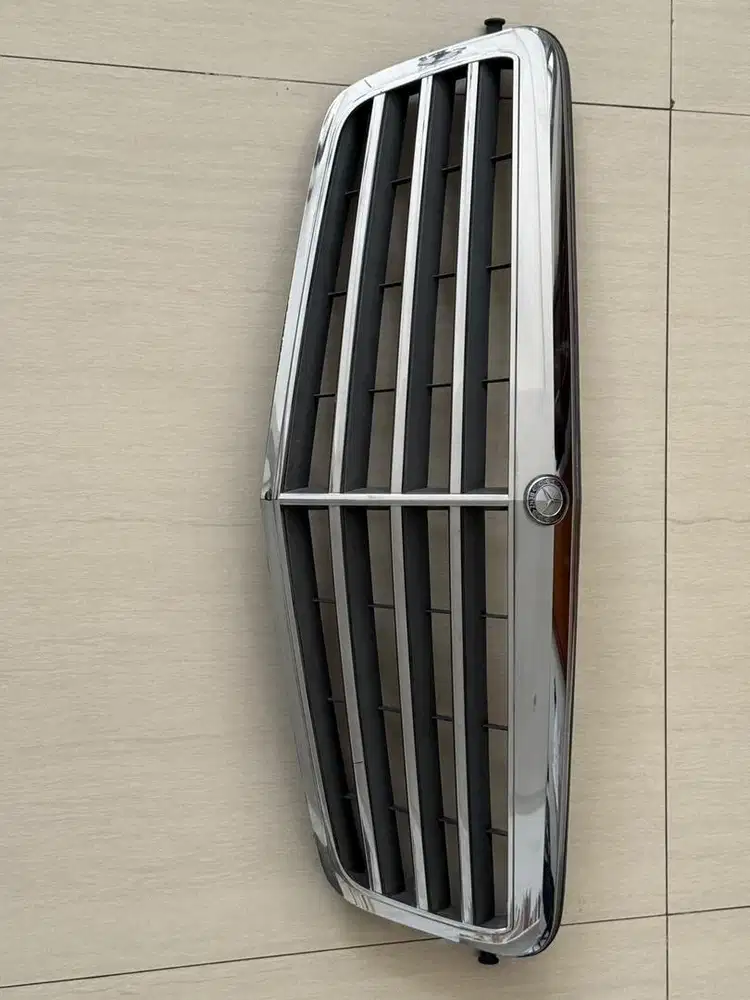 grill emblem mercedes benz E300 W211 ORIGINAL