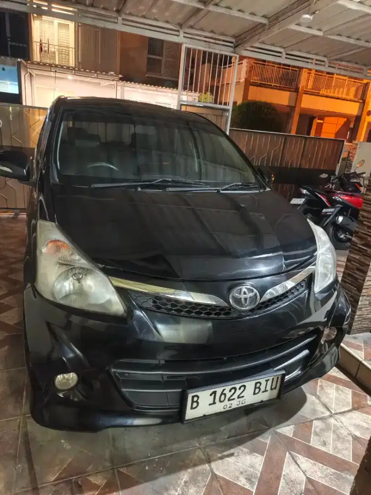 Toyota avanza 2015