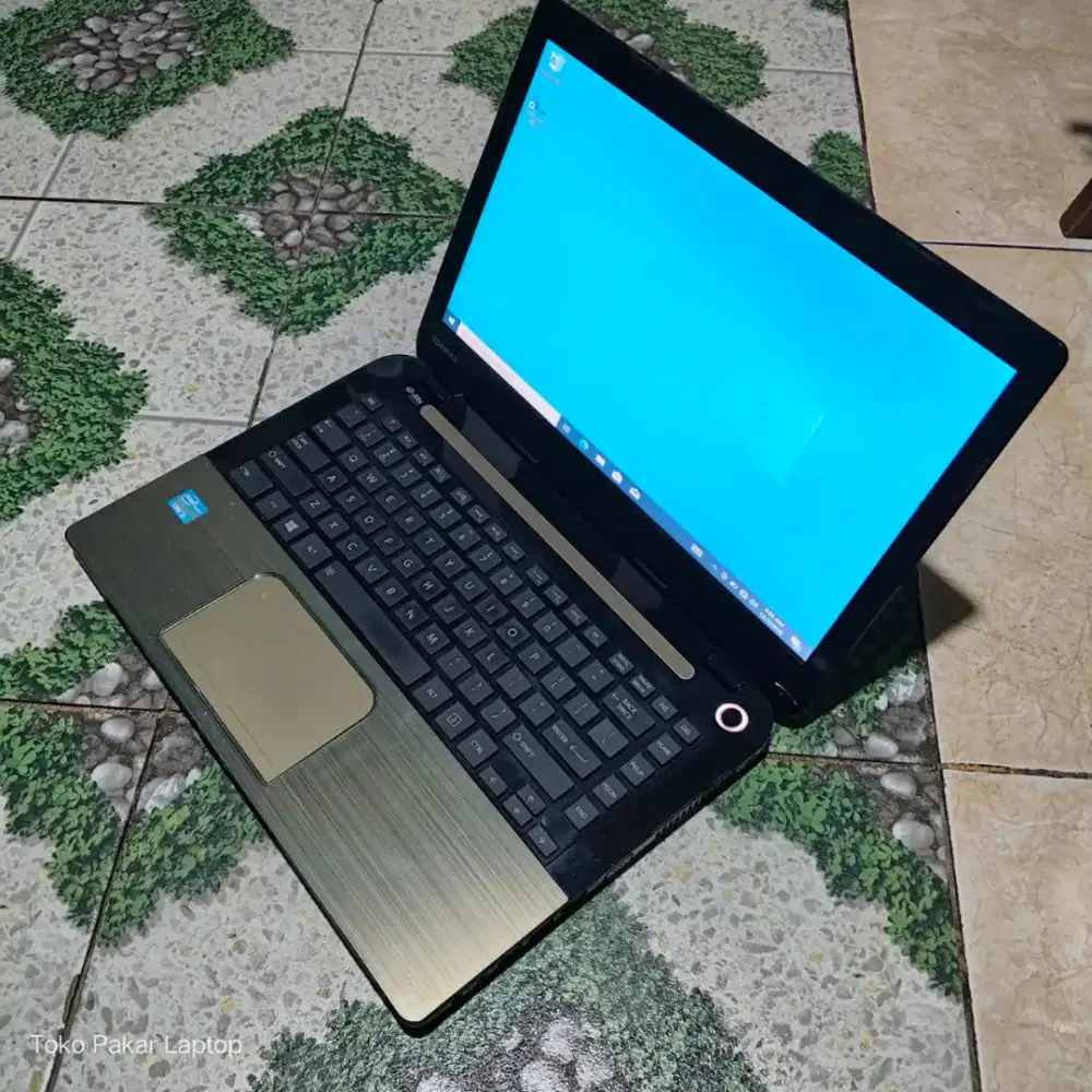 Toshiba Satellite L40-A – Andalan Kerja & Harian