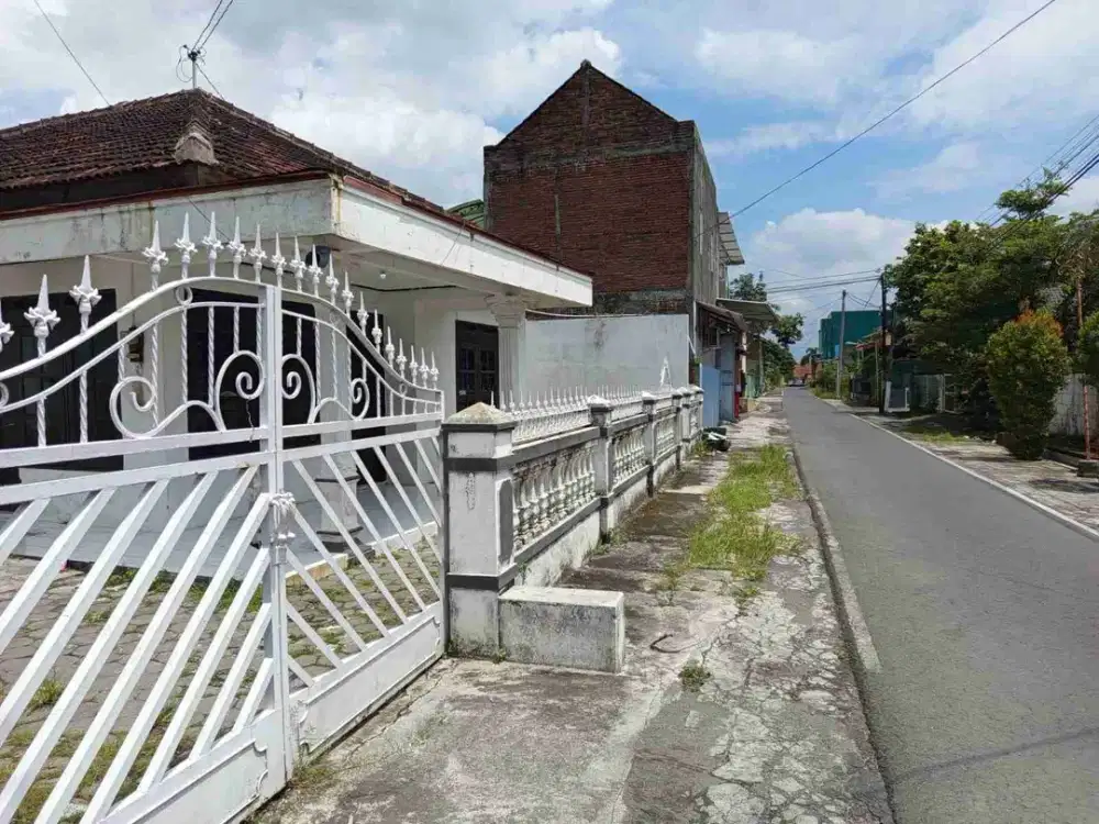 Dikontrakan rumah siap huni, kamar tidur 3, kamar mandi 2, area kampus Univet Jombor Sukoharjo.