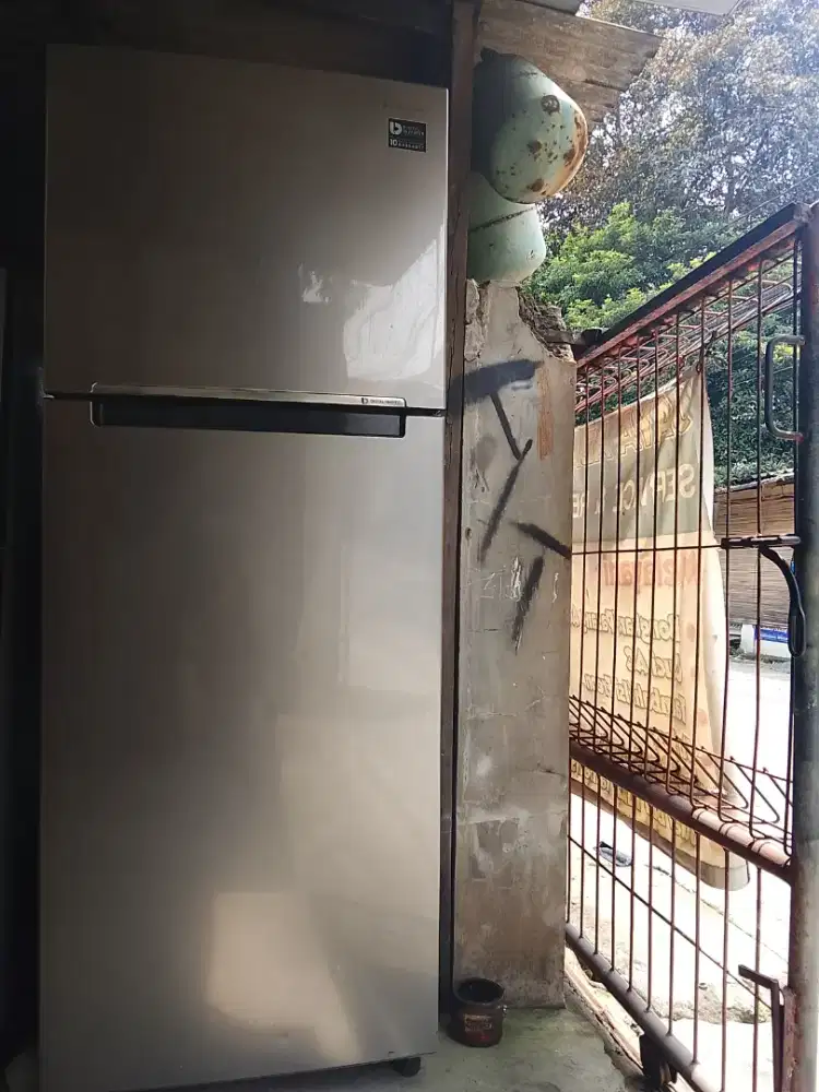 Kulkas Samsung inverter twins Colin