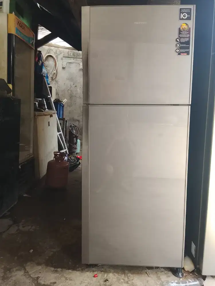 Kulkas Polytron semy inverter