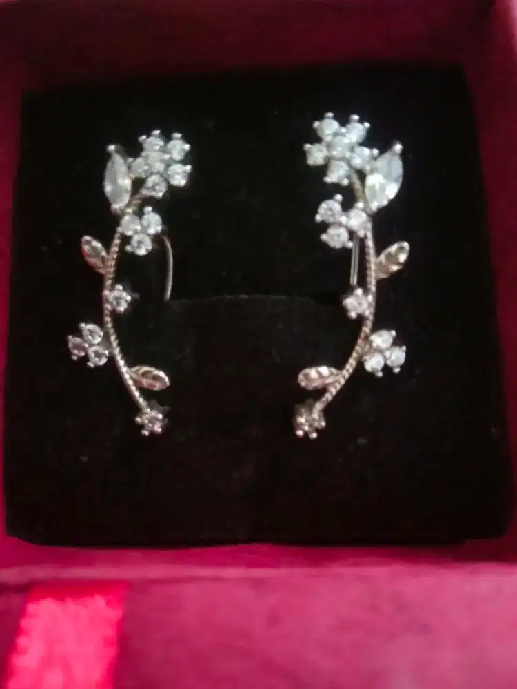 Anting perak panjang