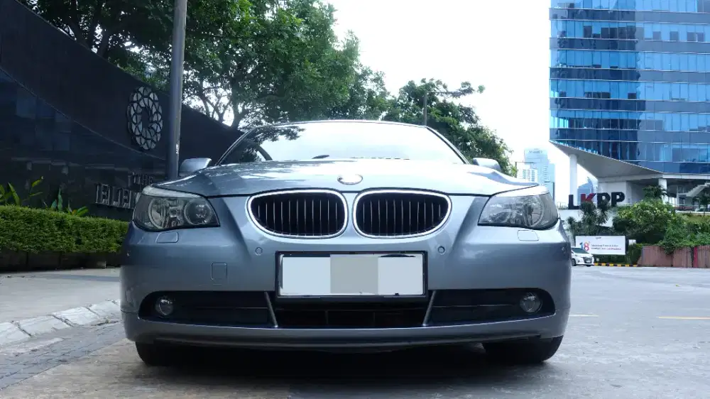 BMW 523i A/T  86k km tahun 2005