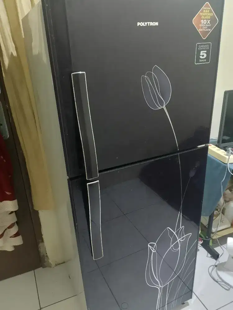 Kulkas Polytron glossy