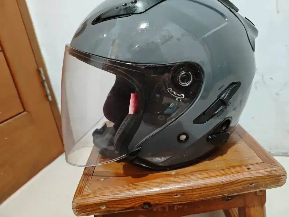 Helm KYT abu abu
