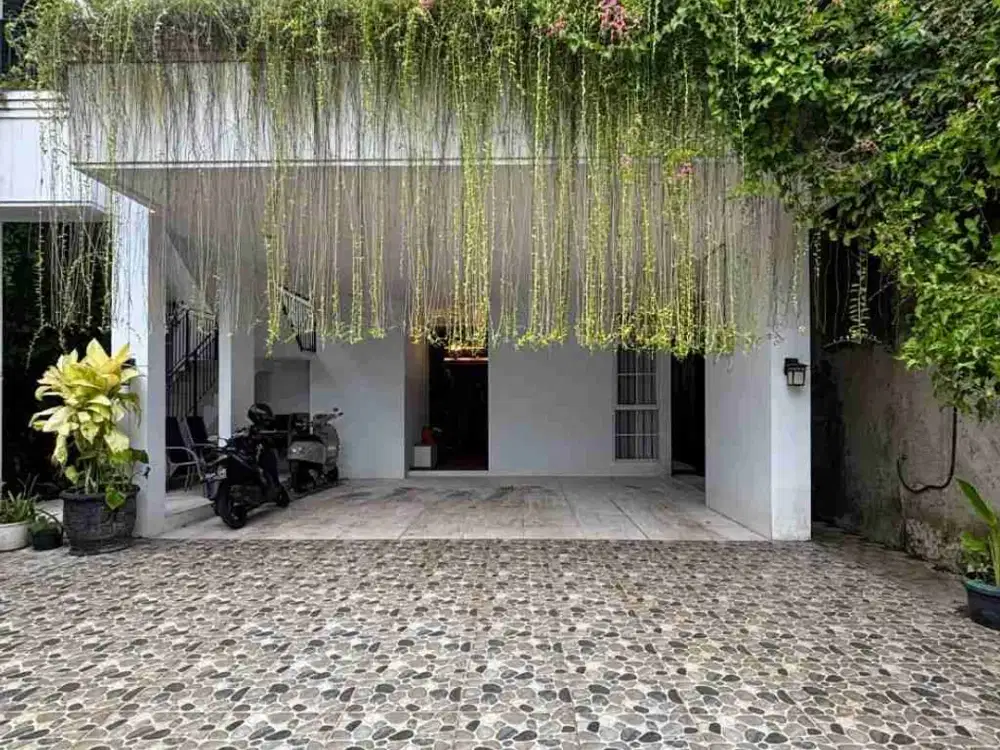 Rumah Siap Huni Tanah Lega Lokasi Strategis Bintaro Jaya Sektor 7