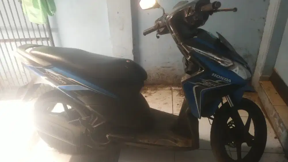 D jual honda vario tekhno 2011