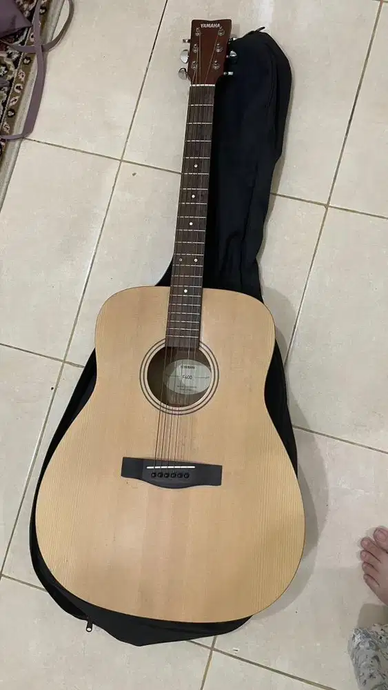 Gitar Akustik Yamaha F400 NS