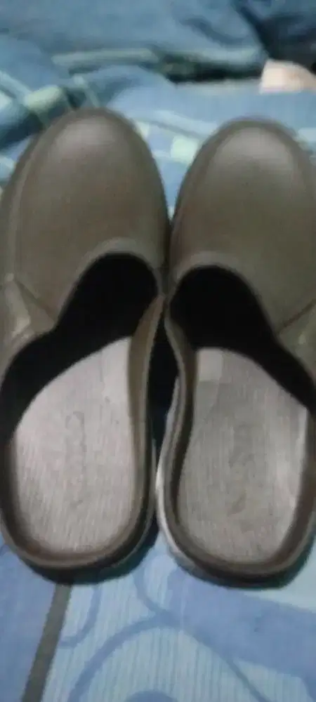 sendal karet size 43(pria)baru harga net murmer