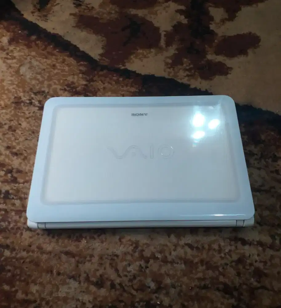 Laptop Sony core i7 dibaca