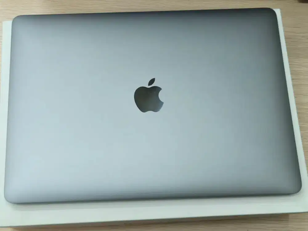 Macbook Pro 13 inc 2019 8/256 A1989 Mulus Fullset Original