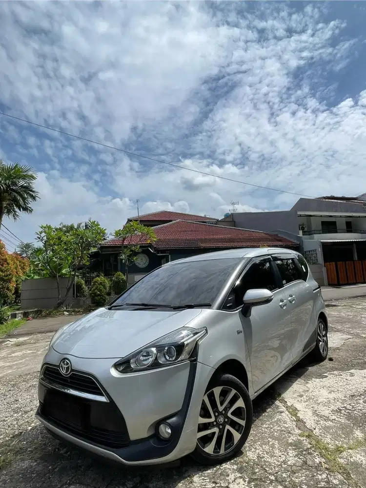 Dijual Mobil Kesayangan Toyota Sienta V AT 2016