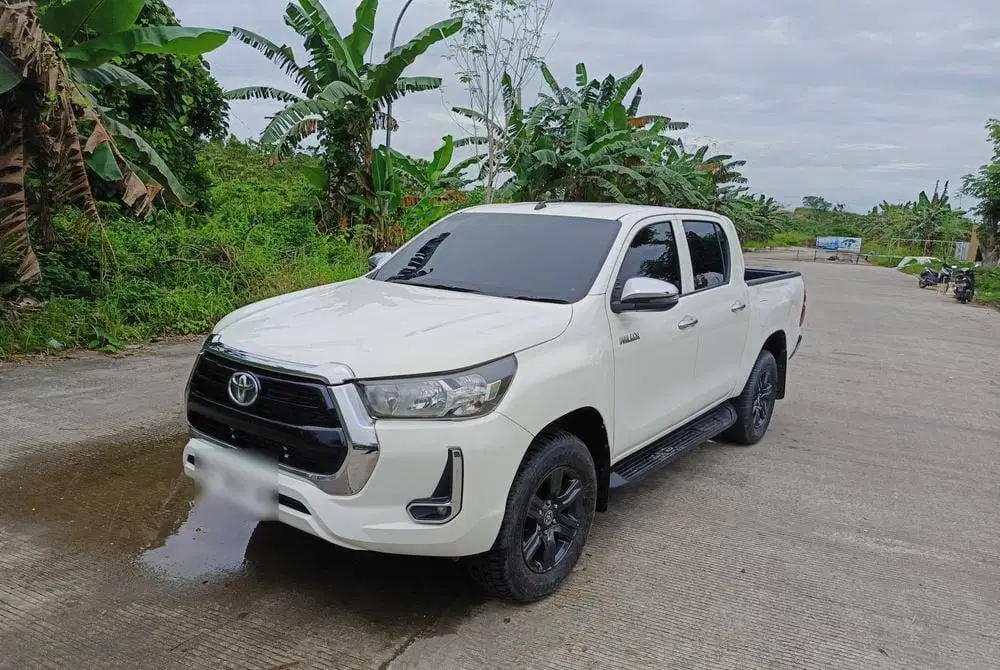 Toyota Hilux G MT 4x4 Putih – Pajak On – 4H/4L Normal – Samarinda