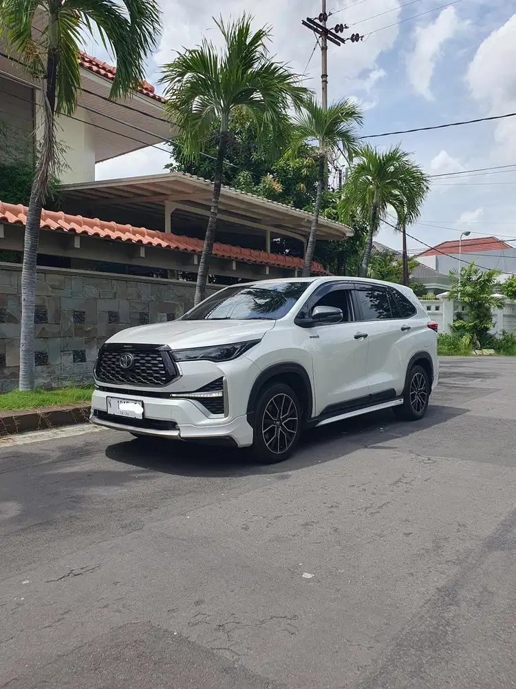 Innova Zenix 2023 Km 9 rb V Hybrid RSE Modelista Matic Warna Putih Ori