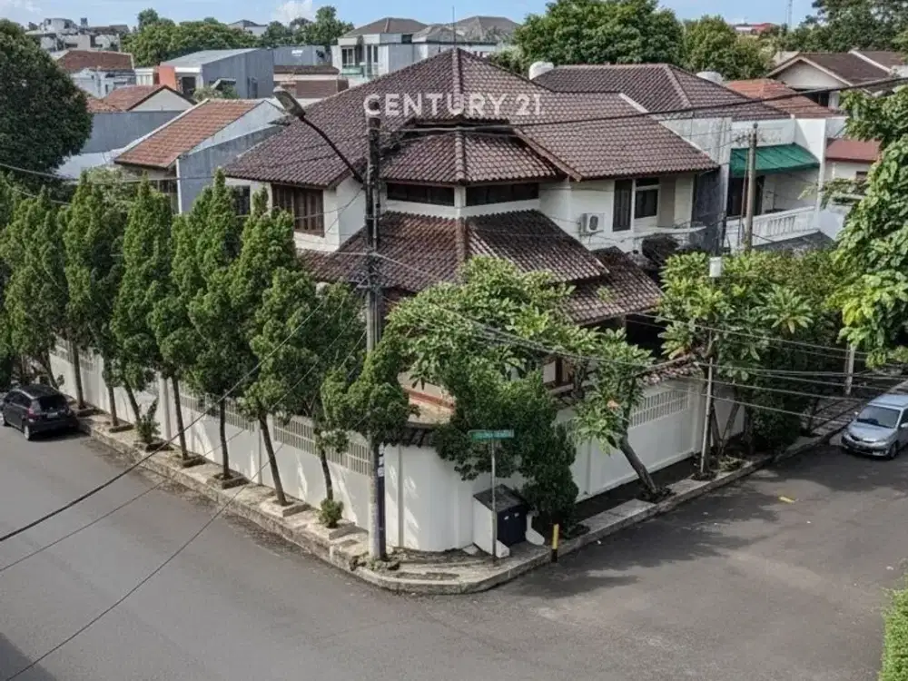Dijual Rumah Asri 200 Mtr Ke MRT Lebak Bulus Posisi Hook