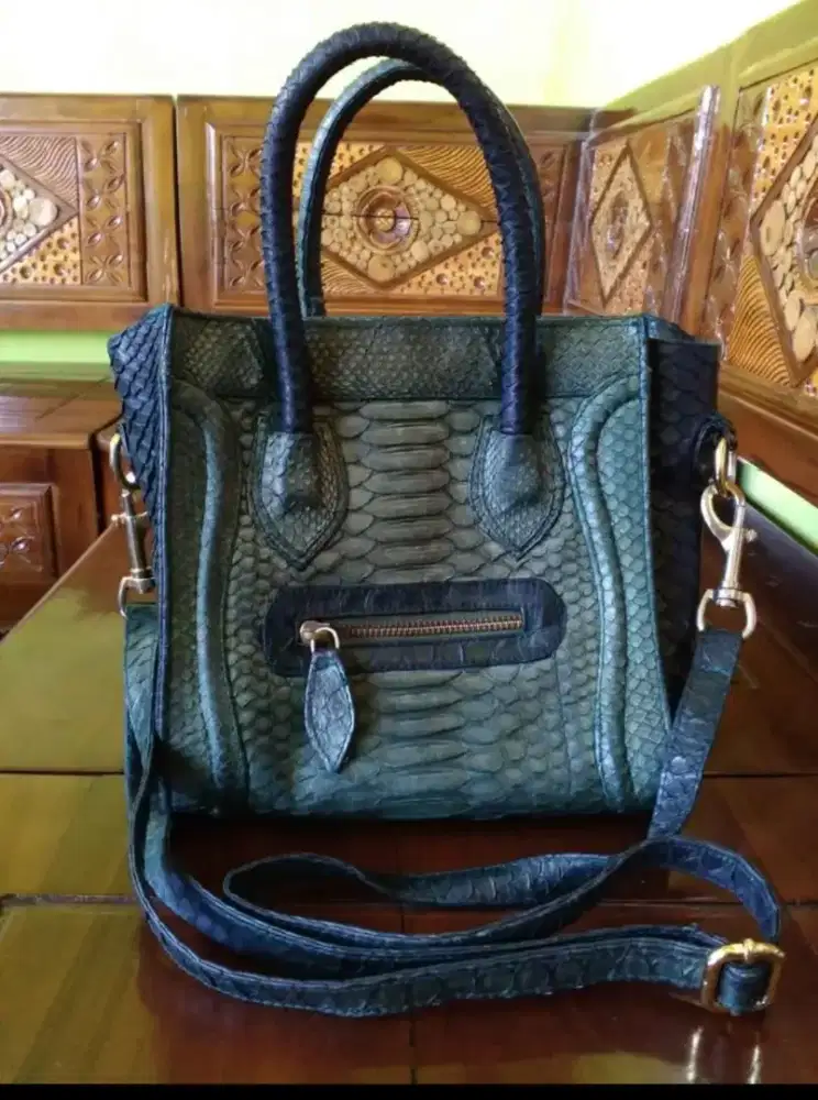 Tas Kulit Warna Hijau Wanita