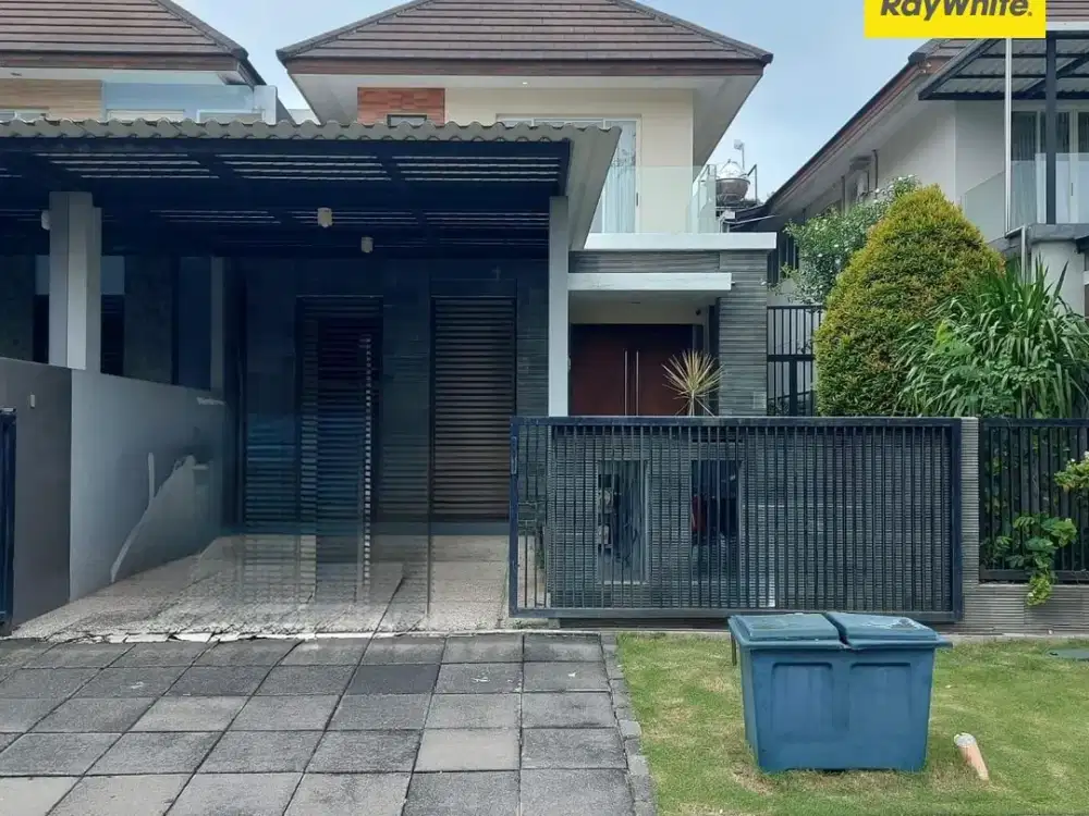 Dijual Murah Rumah 2 lantai di Graha Natura Surabaya