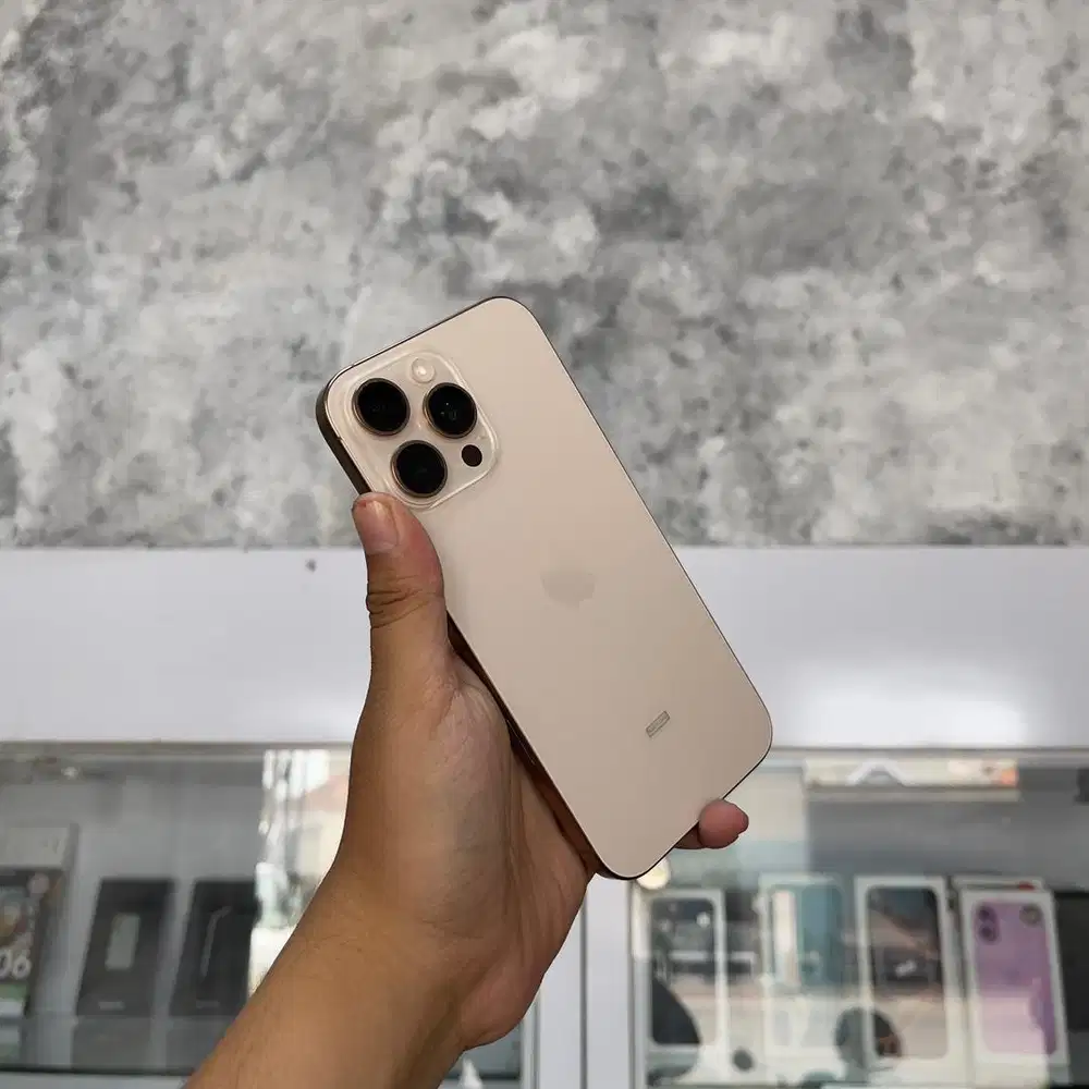 Iphone 16 Pro Max 256gb iBox like new garansi panjang. TT juga bisa