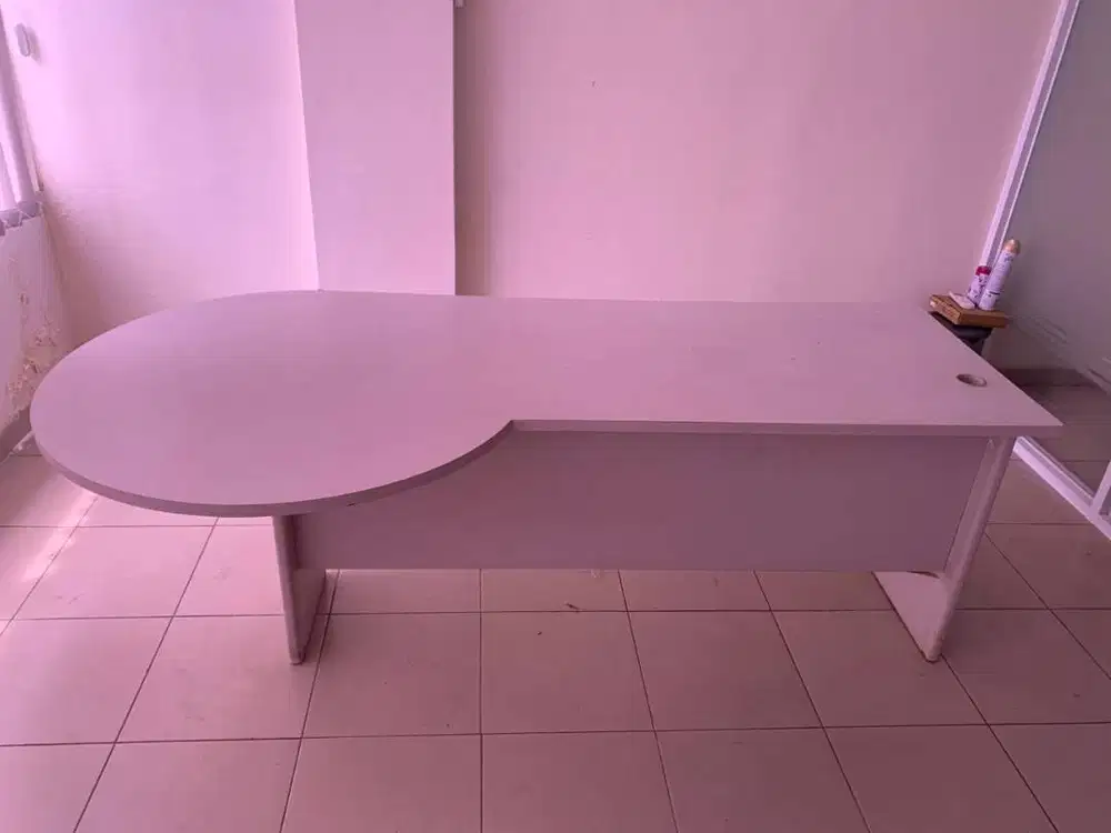 Meja Kantor/ Meja Kerja/ Meja Bekas Like New