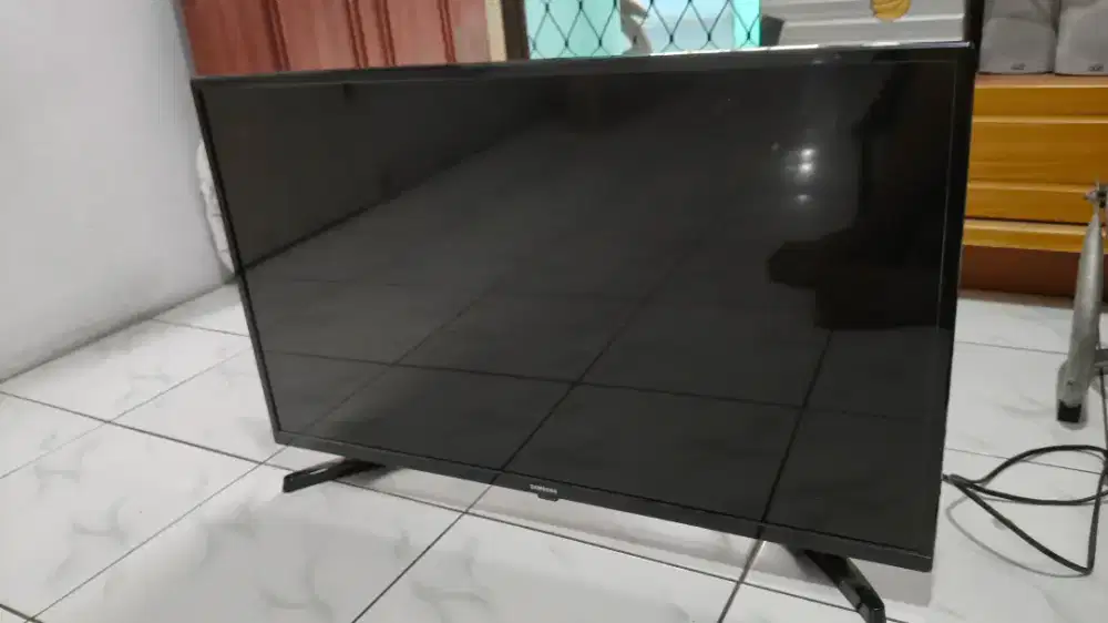 TV Samsung 32 inch type UA32T4003AK.