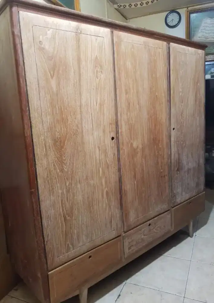 lemari pakaian jati tua antik, super berat, diplitur lg