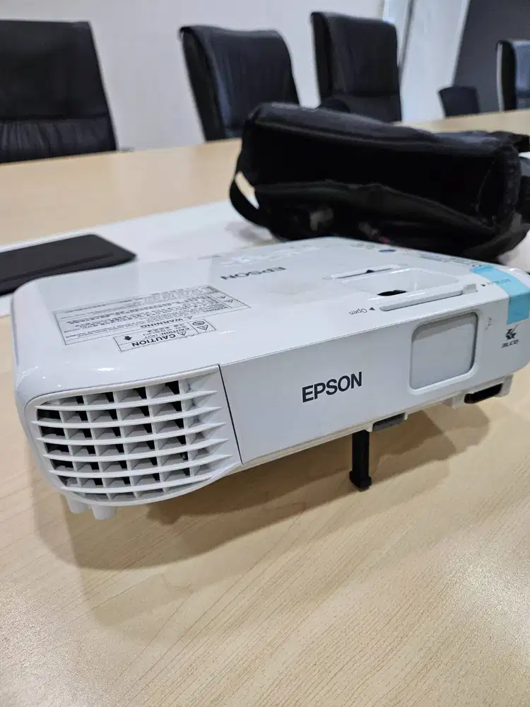 EPSON LCD PROJECTOR JUAL CEPAT