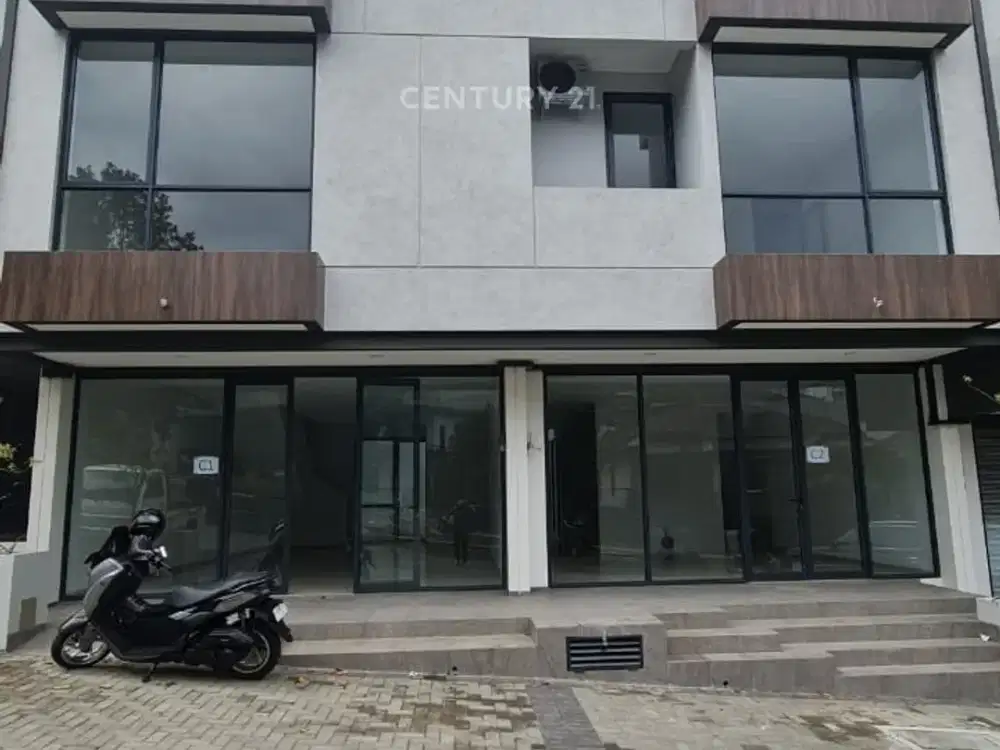 Ruko Strategis 3 Lantai Di Setraduta Raya