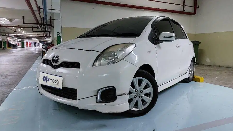 LOW DP Toyota Yaris 1.5 E Bensin-AT 2012 WFU