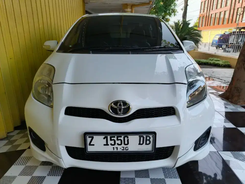 Yaris E matic 2012