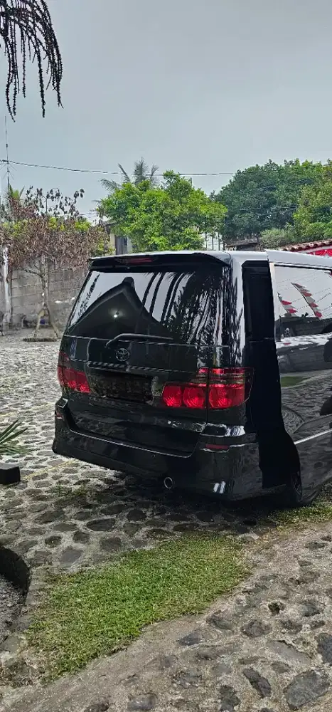 Toyota Alphard 2.4 tahun 2008 Hitam mulus terawat