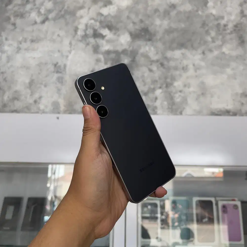Samsung S25 FE 5G 8/256 mulus fullset garansi panjang. TT juga bisa