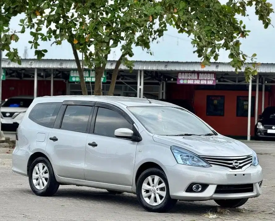 Nissan Grand Livina SV 2014 Automatic Plat G Istimewa