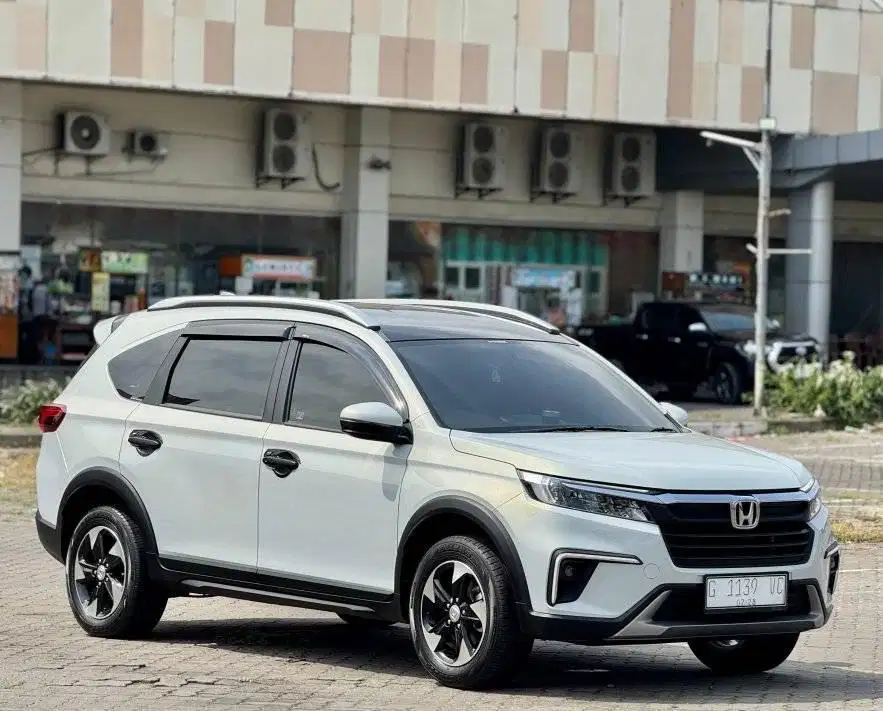 KM 30rb Honda BRV E CVT 2023 Automatic Plat G Like New Super Istimewa