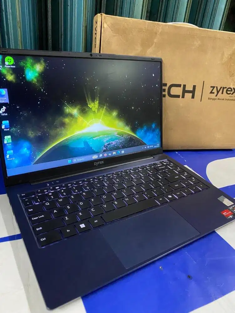 Laptop zyrek D tecH
