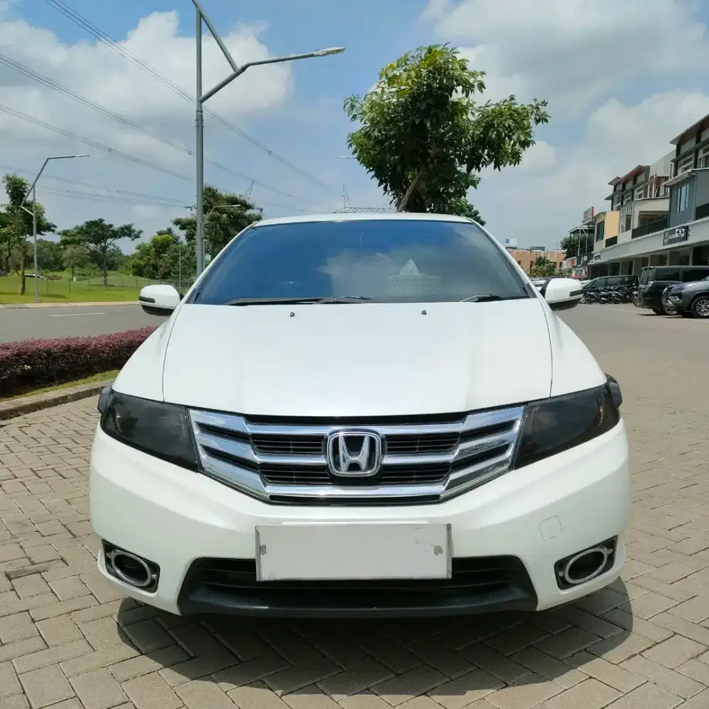DI JUAL : HONDA CITY TIPE E TAHUN 2013 AUTOMATIC PUTIH MUTIARA
