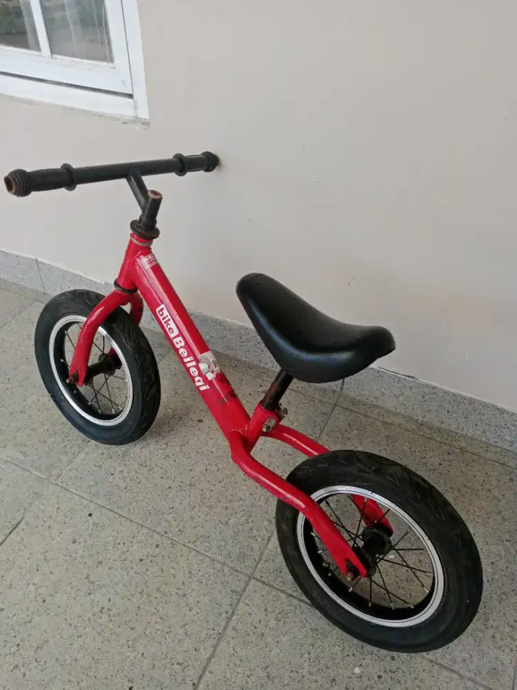 Sepeda anak push tanpa pedal