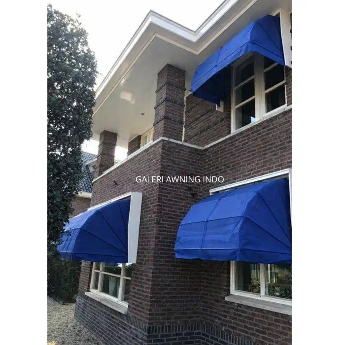 kanopikain awning warna biru rangka elengkung ke bawah