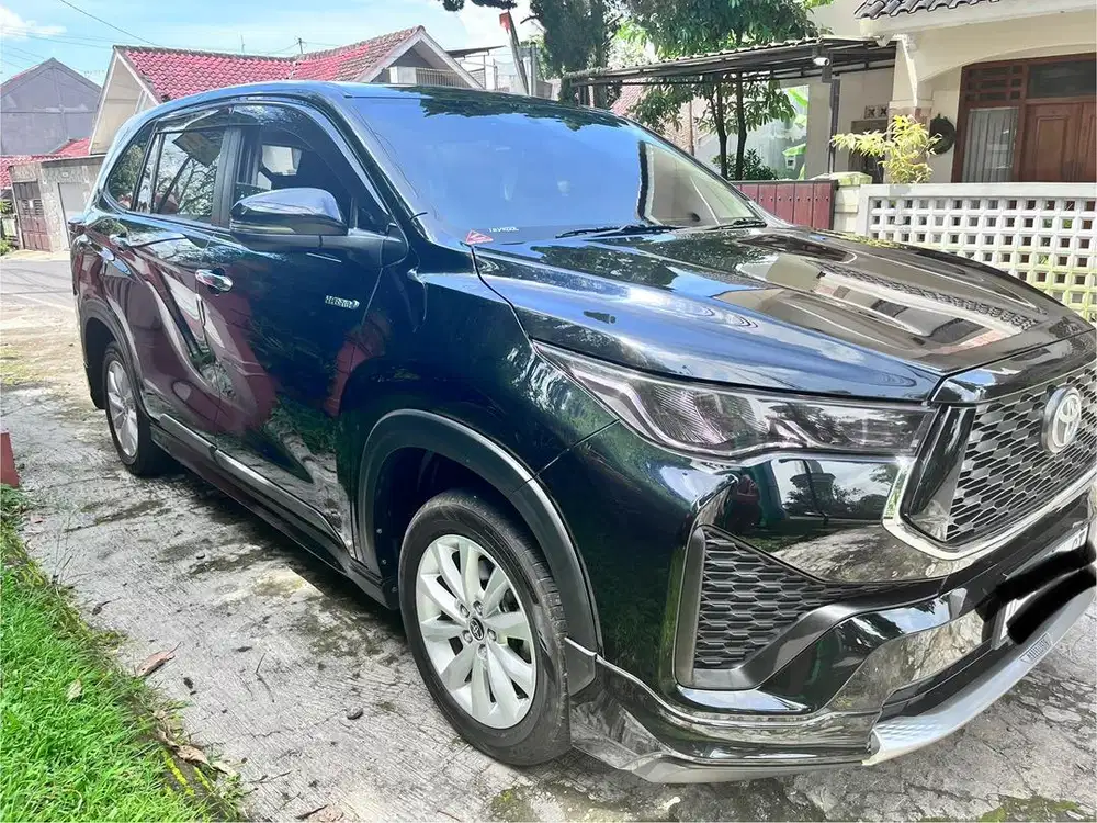 Seperti Baru Zenix V hybrid low KM