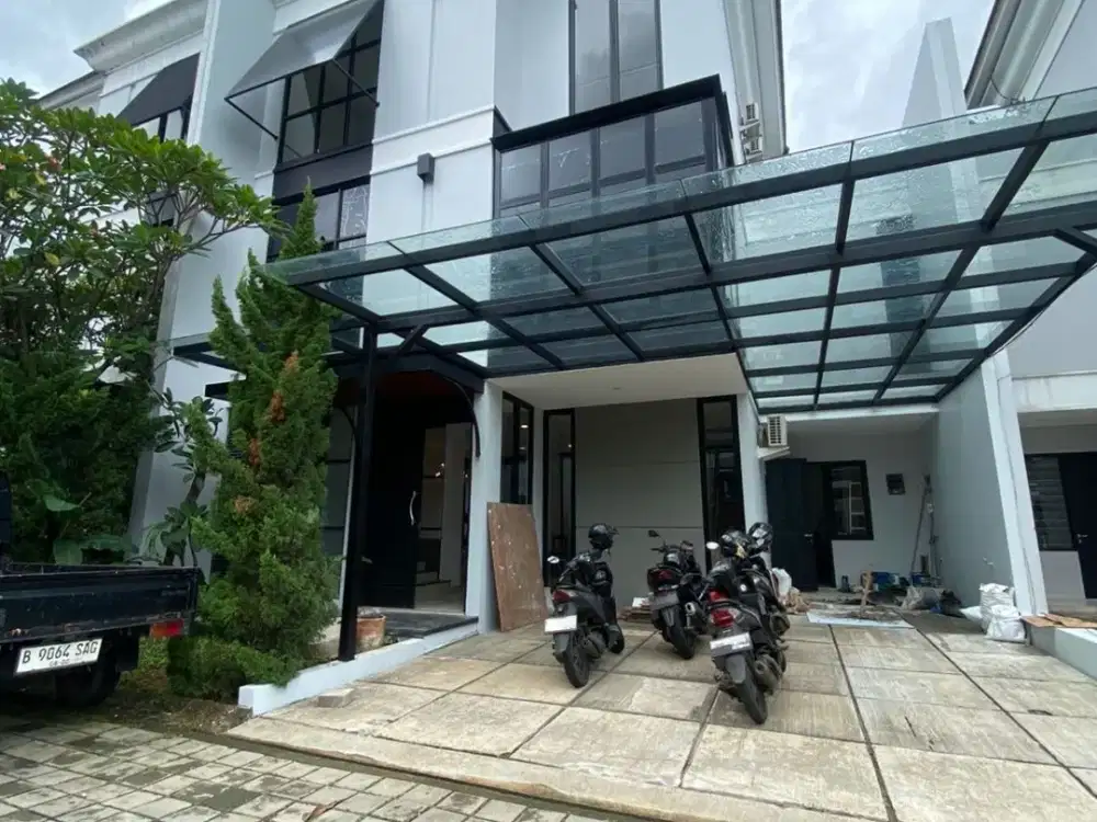 Disewa Rumah 3 Lantai Dalam Townhouse Tenang, Semi-Furnished dan Ada Kolam Renang, Jeruk Purut-Cilandak Jakarta Selatan