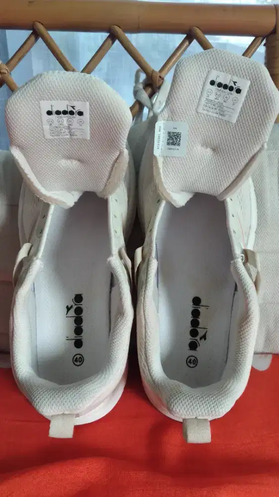 Sepatu Diadora Tanpa Cacat