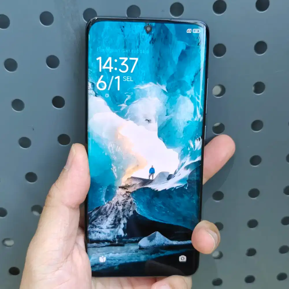 Xiaomi Mi 12 5G RAM 8GB 256GB — Mulus Lengkap