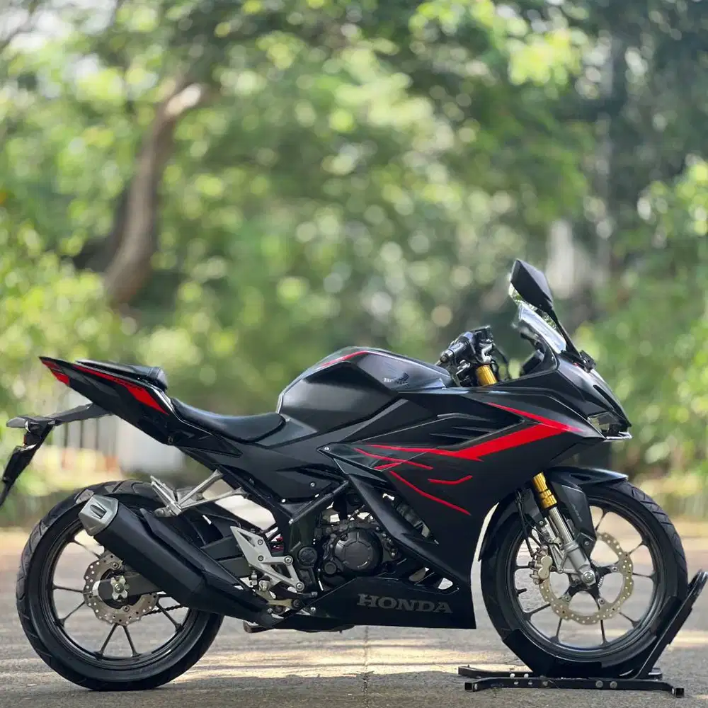 HONDA NEW CBR 150R ABS 2022 BLACK KM 9K PAJAK PANJANG LIKE NEW