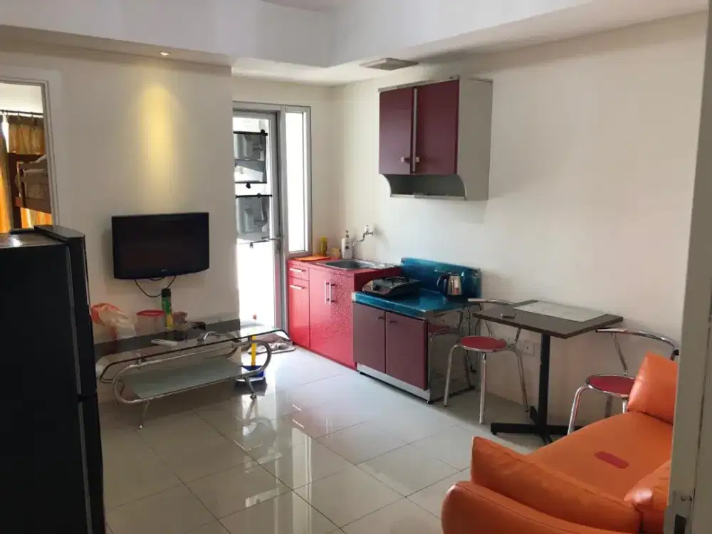 ready disewakan apartemen green lake sunter,tipe 2bedrooms full furnished,view laut priok,hadap utara,AC 2