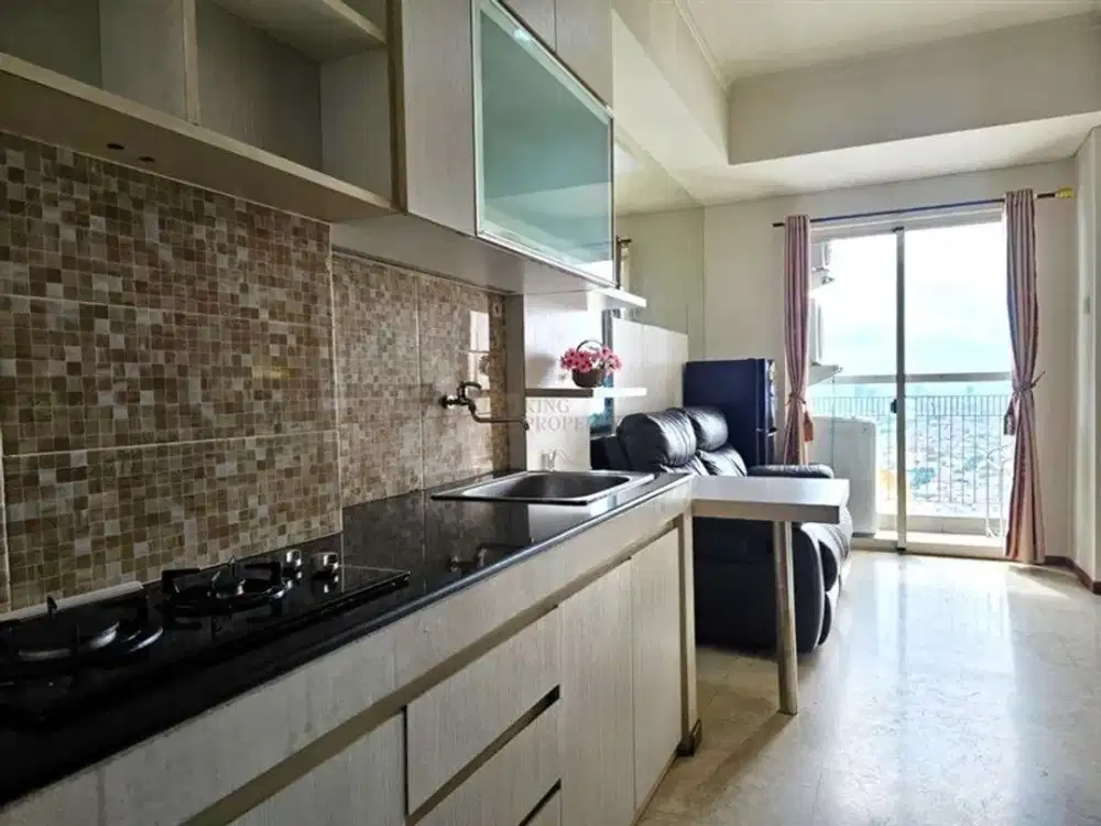 Terkoneksi Central Park Mall & Soho Capital, Disewakan 1Br Royal Mediterania Garden Furnished Homey Siap Huni Jakarta Barat