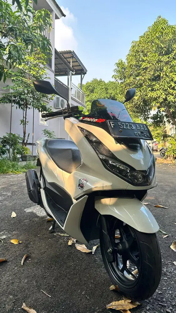 Dijual PCX ABS warna putih plat F kota